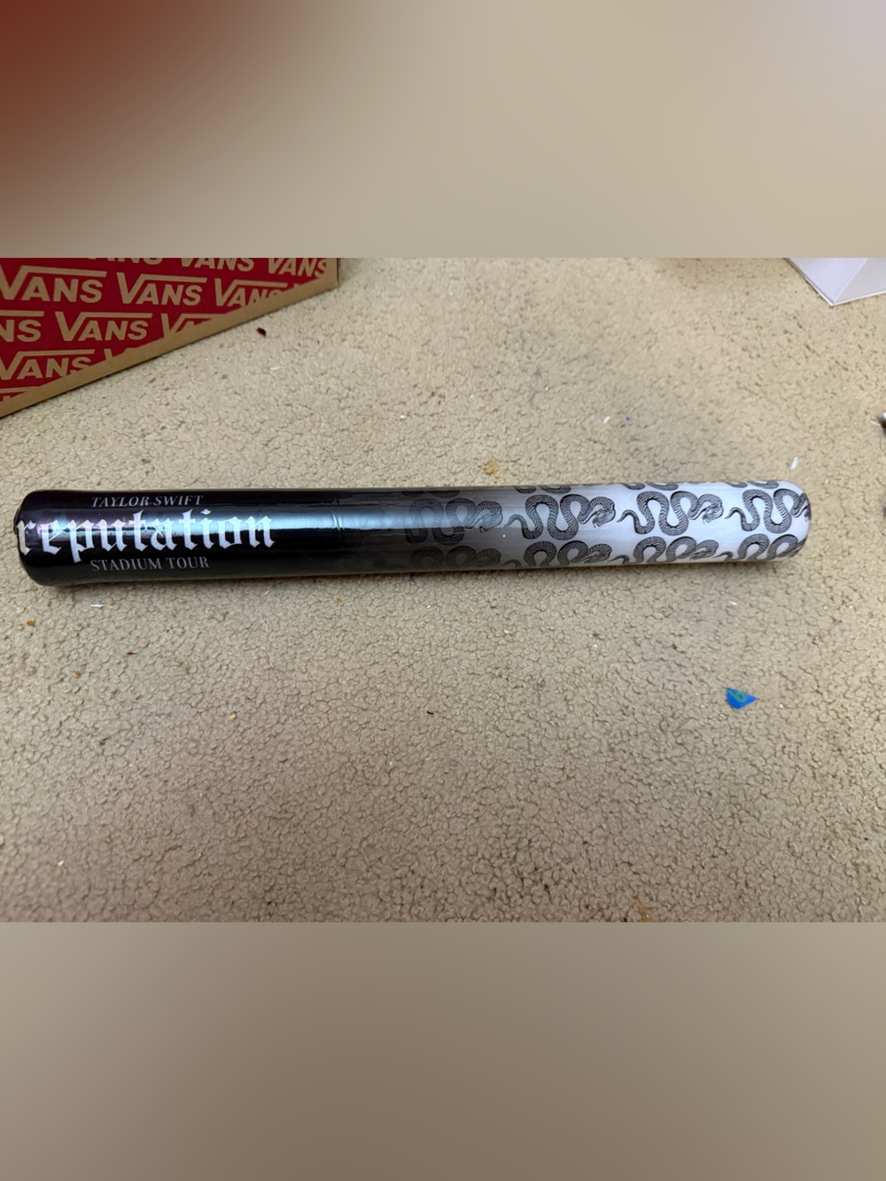 Taylor Swift Reputation Stadium Tour Snake Glow Stick- Black & White